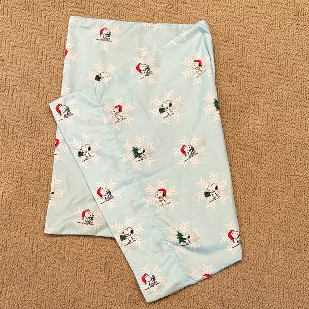 NWOT Snoopy and Woodstock Christmas Bed Pillowcase